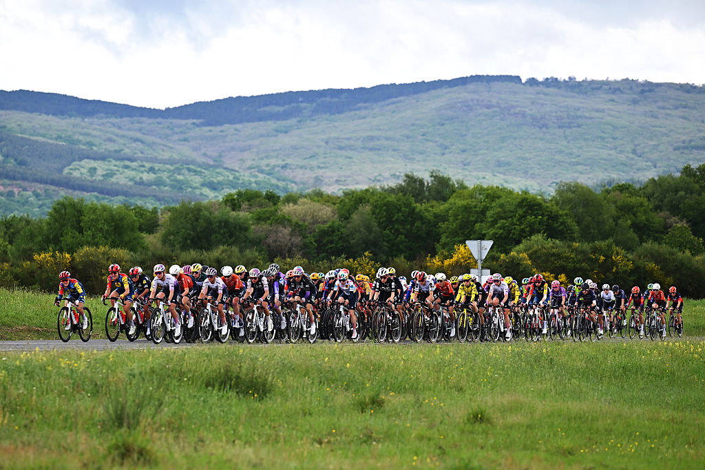 SAN-CIBRAO-DAS-VINAS, SPAIN - MAY 04: A general view of the peloton competing during the 12th La Vuelta Femenina 2026, Stage 2 a 109.8km stage from Lobios to San Cibrao das Vinas / #UCIWWT / on May 04, 2026 in San Cibrao das Vinas, Spain. (Photo by Szymon Gruchalski/Getty Images)