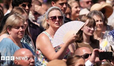 UK weather: Temperatures top 28C on warmest day of year as parts of UK head for heatwave