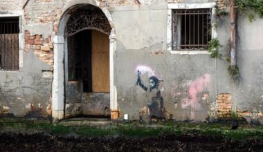 Banksy’s Venice mural has been restored and will now tour city - The Art Newspaper