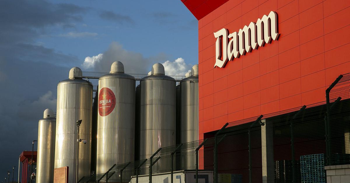 Damm strengthens itself in the United Kingdom with the purchase of Old Speckled Hen beer