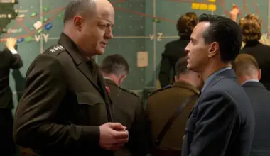 Brendan Fraser (left) and Andrew Scott in Pressure.