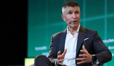 Pension funds still failing UK tech stars, says Oxford chief