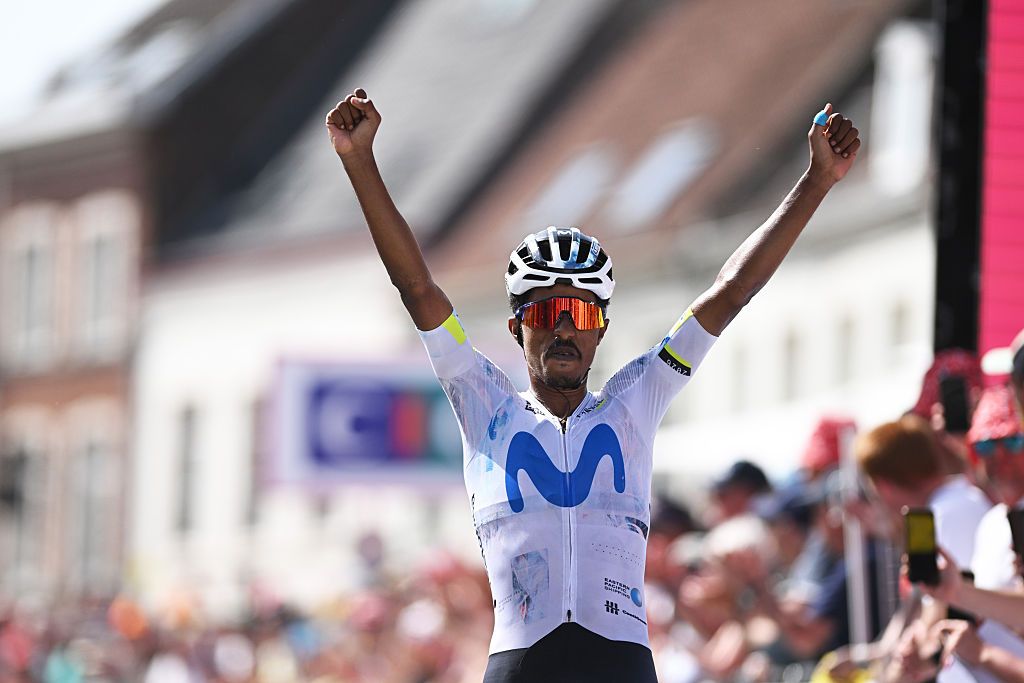 Natnael Tesfatsion (Movistar) wins stage 4