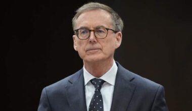 Bank of Canada says households struggling, economy vulnerable to shocks