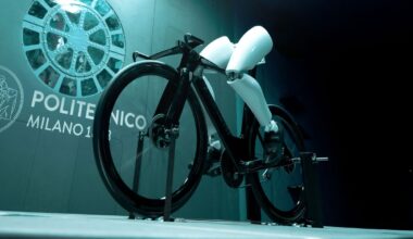 Bianchi Aquila RC wind tunnel with robot legs