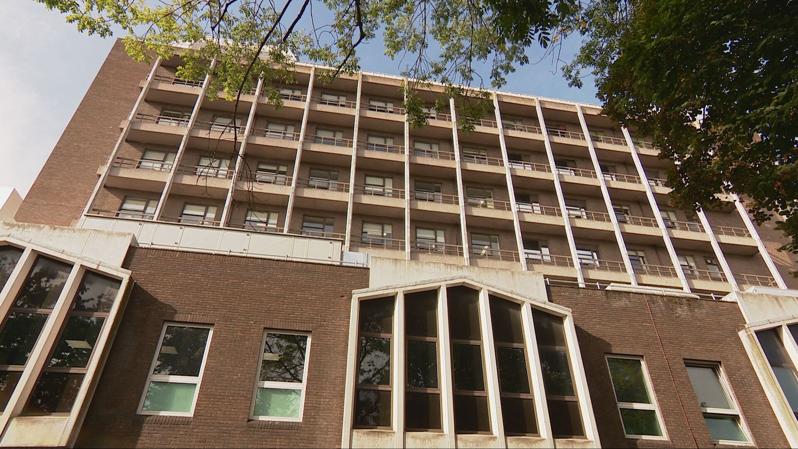 Frail man, 95, died from care home assault and failed by hospital which left him without water