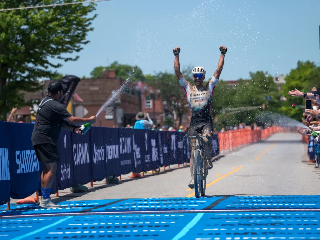 Cameron Jones wins the 2025 Unbound 200