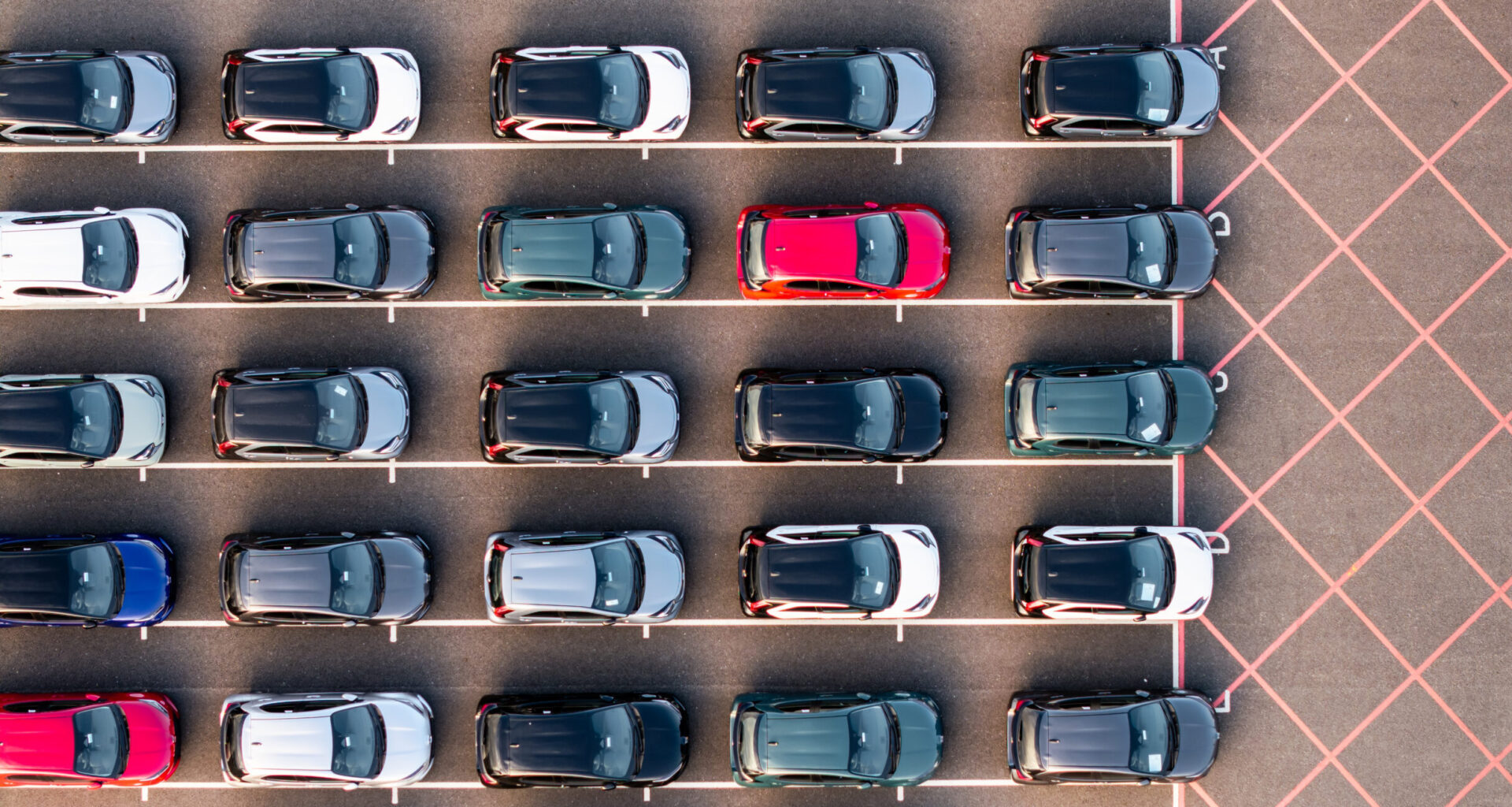 UK registrations rise rapidly as car parc age increases
