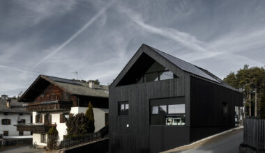 Forestry Station / Roland Baldi Architects