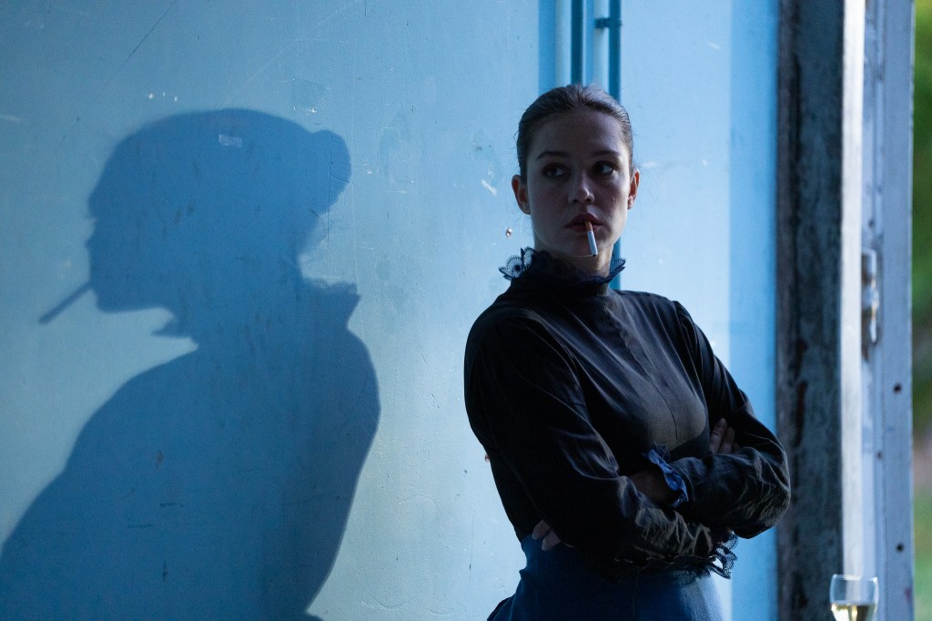 ‘Garance’ Review: Adèle Exarchopolous Steals Show As Alcoholic Actress