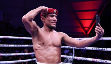 Akhmadaliev knocks out Mosqueda inside four rounds
