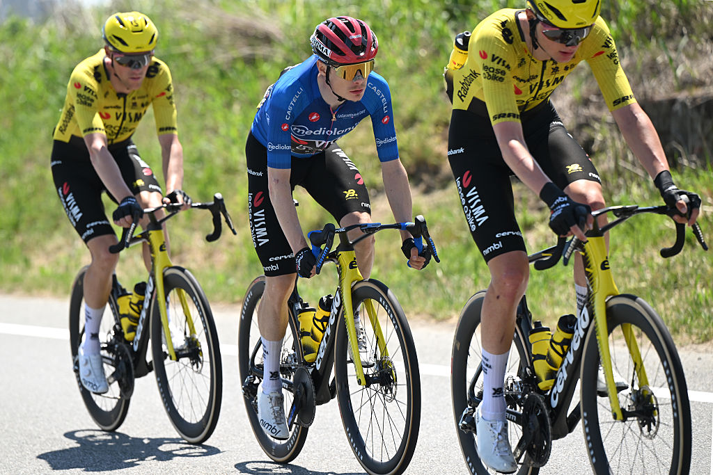 VERBANIA, ITALY - MAY 22: Jonas Vingegaard of Denmark and Team Visma | Lease a Bike - Blue Mountain Jersey competes during the 109th Giro d&amp;apos;Italia 2026, Stage 13 a 189km stage from Alessandria to Verbania / #UCIWT / on May 22, 2026 in Verbania, Italy. (Photo by Dario Belingheri/Getty Images)
