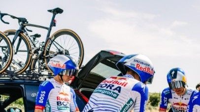 An unknown black Specialized bike atop a team car