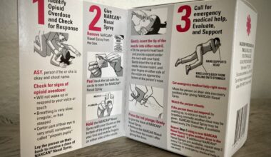 A box of Narcan gives instructions on how to use it to reverse an overdsose