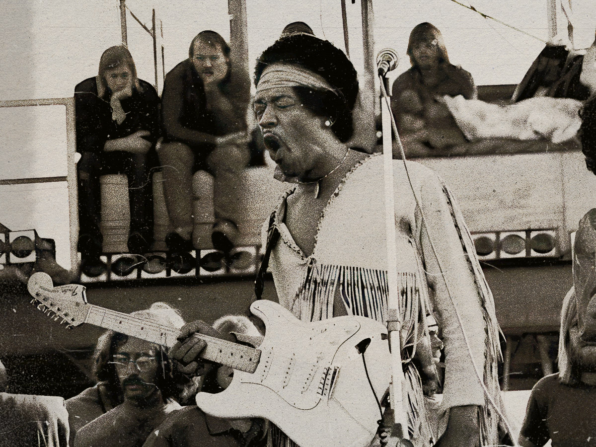 How many people did Jimi Hendrix really play to at Woodstock?