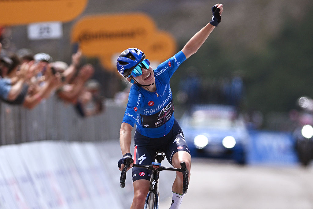 MONTE NERONE, ITALY - JULY 12: Sarah Gigante of Australia and Team AG Insurance - Soudal - Blue Mountain Jersey celebrates at finish line as stage winner during the 36th Giro d&amp;apos;Italia Women 2025, Stage 7 a 150km stage from Fermignano to Monte Nerone 1396m / #UCIWWT / on July 12, 2025 in Monte Nerone, Italy. (Photo by Luc Claessen/Getty Images)