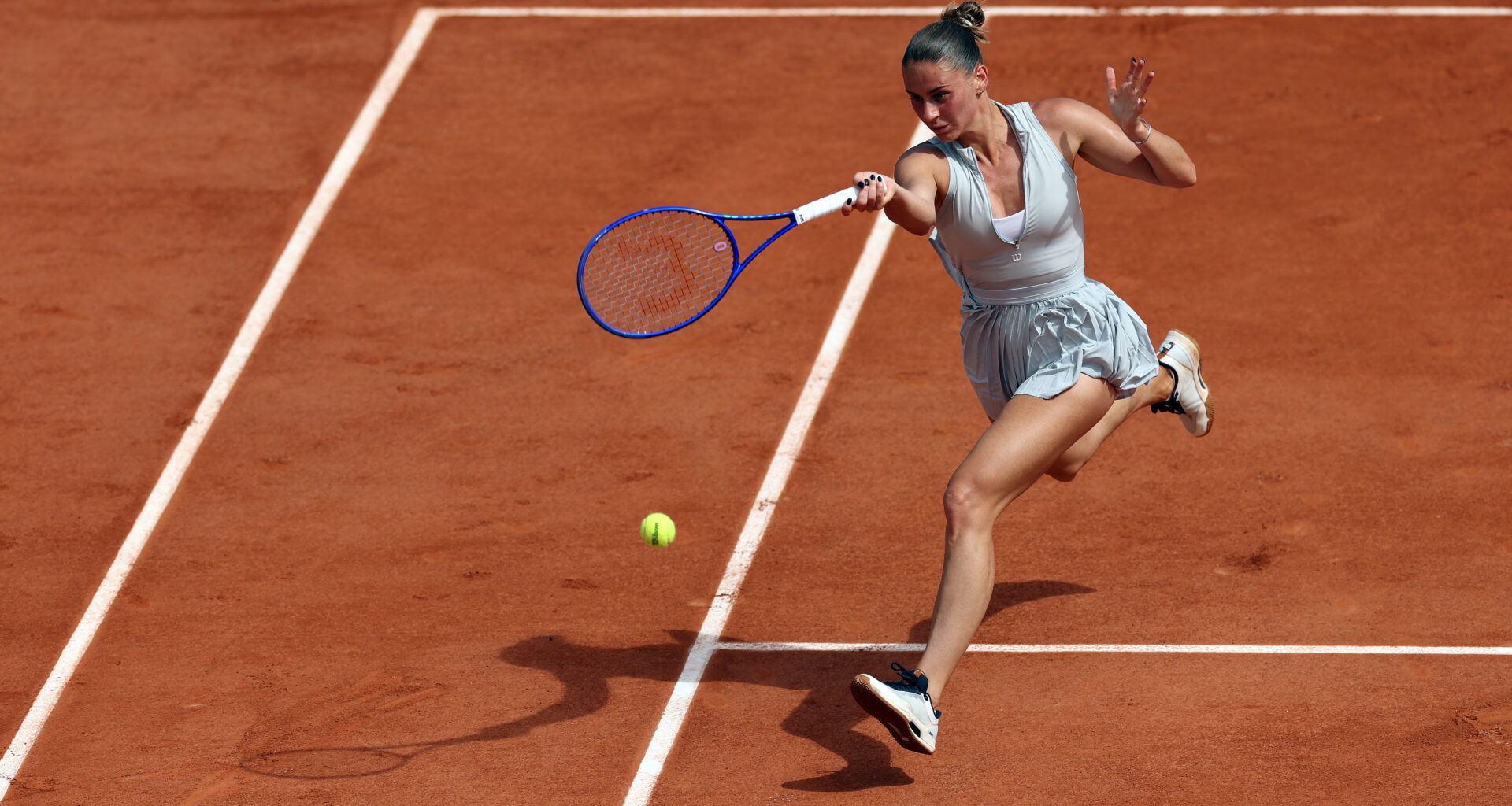 Form vs. history: Kostyuk to meet Swiatek in Roland Garros fourth round