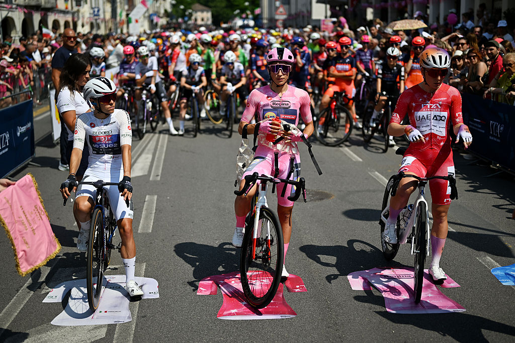 Gery in white, Balsamo in pink and Gillespie in the red points jersey