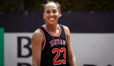 Keys denies Stearns from 6-4, 4-2 down in Rome