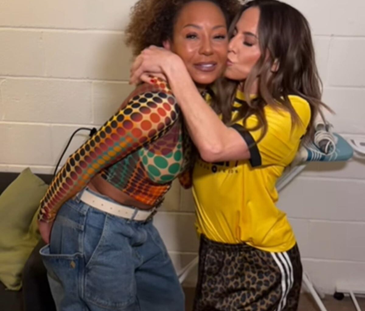 Spice Girls reunite for surprise gig to the delight of fans - London Evening Standard