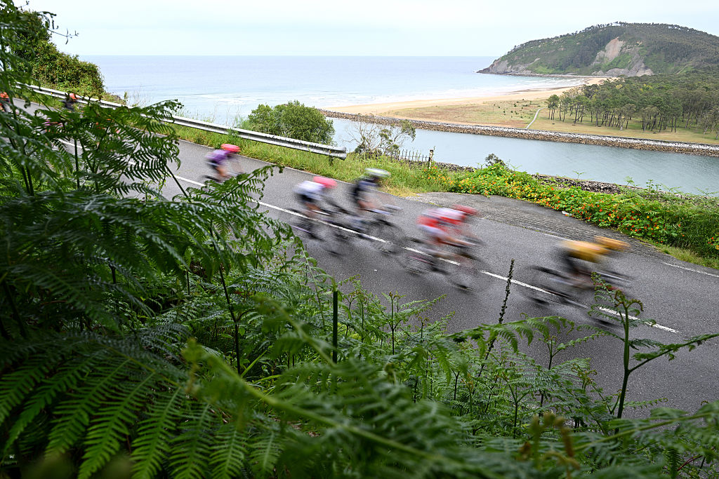 the peloton during stage 6 of the 2026 vuelta feminina