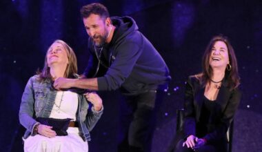 Noah Wyle Gives Fans Physicals as Dr. Robby at Charity Auction