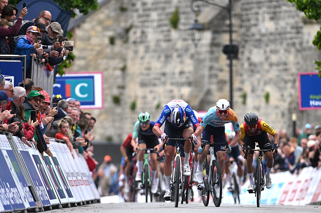 LAON, FRANCE - MAY 20: A general view of Laurence Pithie of New Zealand and Team Red Bull - BORA - hansgrohe, Lewis Askey of Great Britain and Team NSN Cycling and Bryan Coquard of France and Team Cofidis sprint at finish line during the 70th 4 Jours de Dunkerque 2026, Stage 1 a 177.3km stage from Lagny-le-Sec to Laon on May 20, 2026 in Laon, France. (Photo by Luc Claessen/Getty Images)