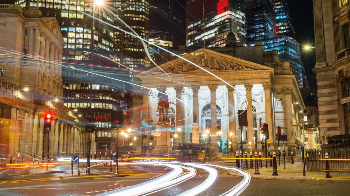 How many interest rate rises experts expect