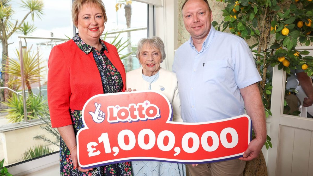 EDITORIAL USE ONLY (left to right) Julie Tresadern, Rose Tresadern and Barry Tresadern celebrate winning ?1 million on the National Lottery Lotto with afternoon tea at the Roslyn Beach Hotel in Southend-on-Sea. Issue date: Wednesday May 27, 2026. PA Photo. The family played using their late husband and father Derek's Lotto numbers, which came up in the April 18 draw. Photo credit should read: Kieran Cleeves/PA Media Assignments