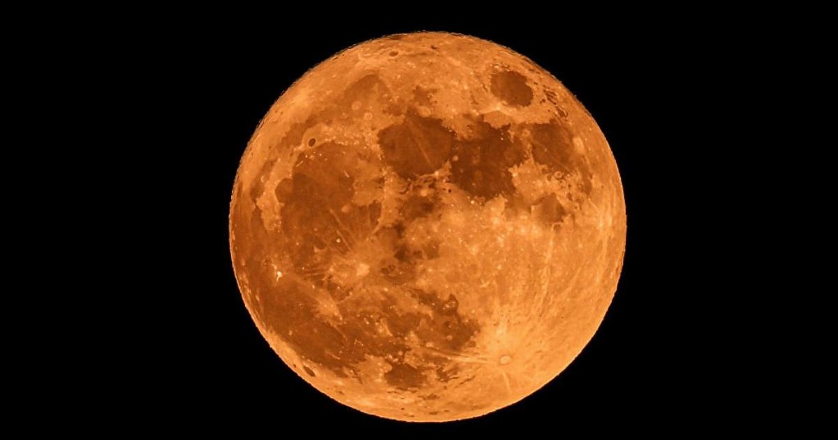 What is a blue moon and can it be seen in the UK today? | News UK