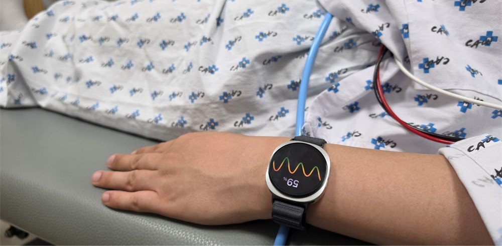 Galaxy Watch predicting vasovagal syncope (VVS) with high accuracy by utilizing biosignals.