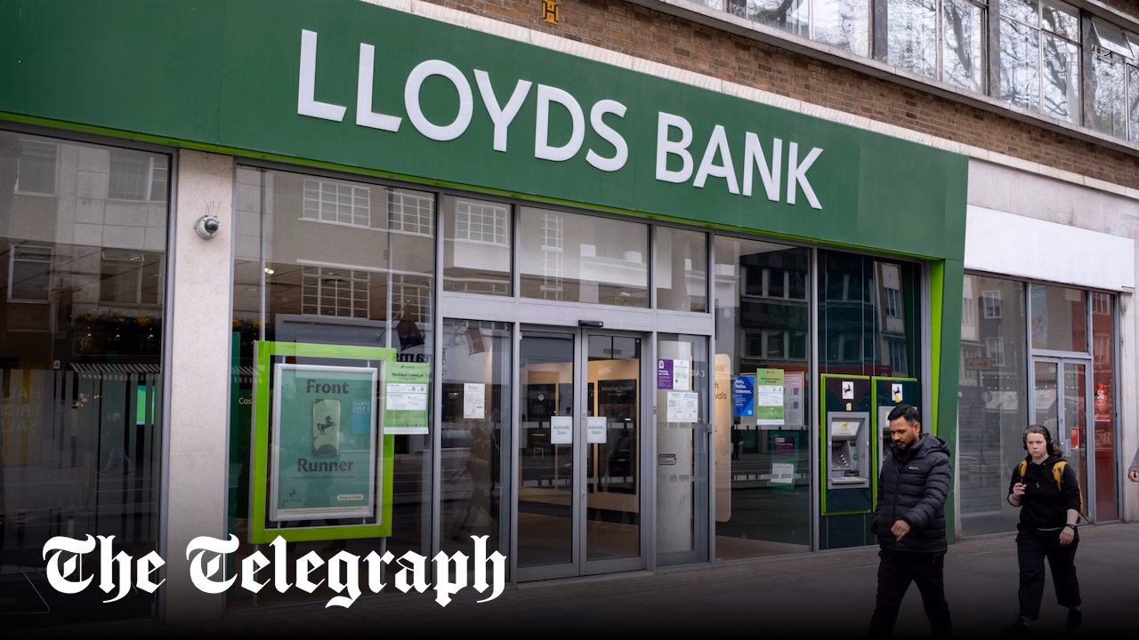 Lloyds Bank bans trans women from using female lavatories