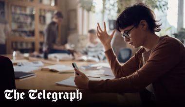 The app using peer pressure to keep students off their phones