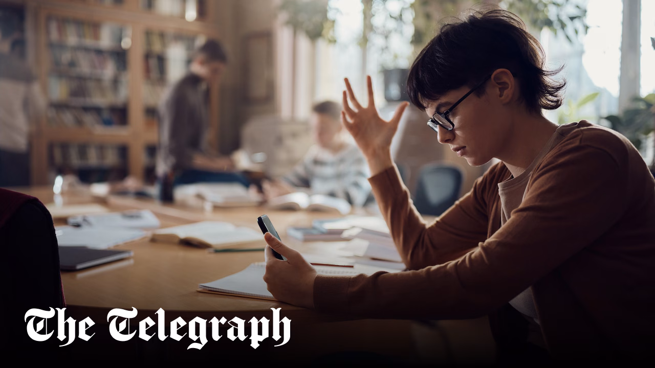 The app using peer pressure to keep students off their phones