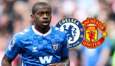 Sunderland star Noah Sadiki with Chelsea and Man Utd badges