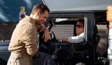 Jake Gyllenhaal, Henry Cavill in In The Grey
