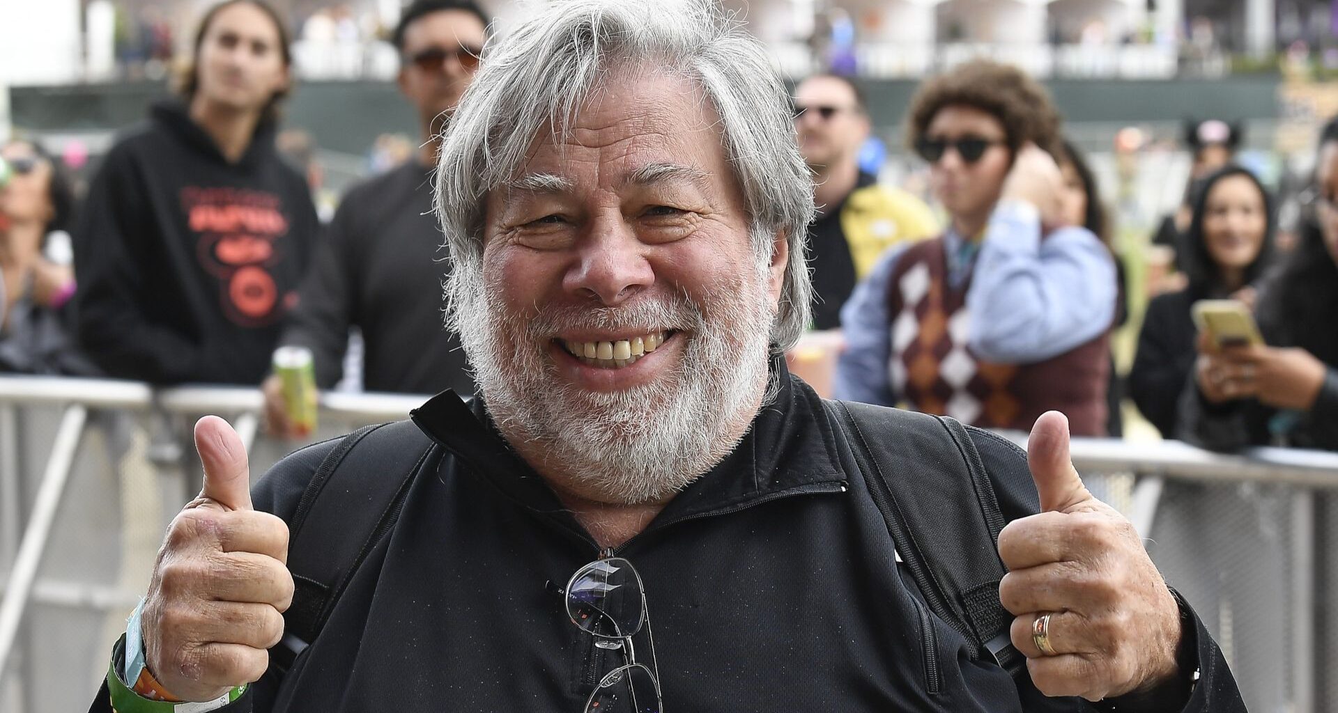 Steve Wozniak gives a double thumbs up.