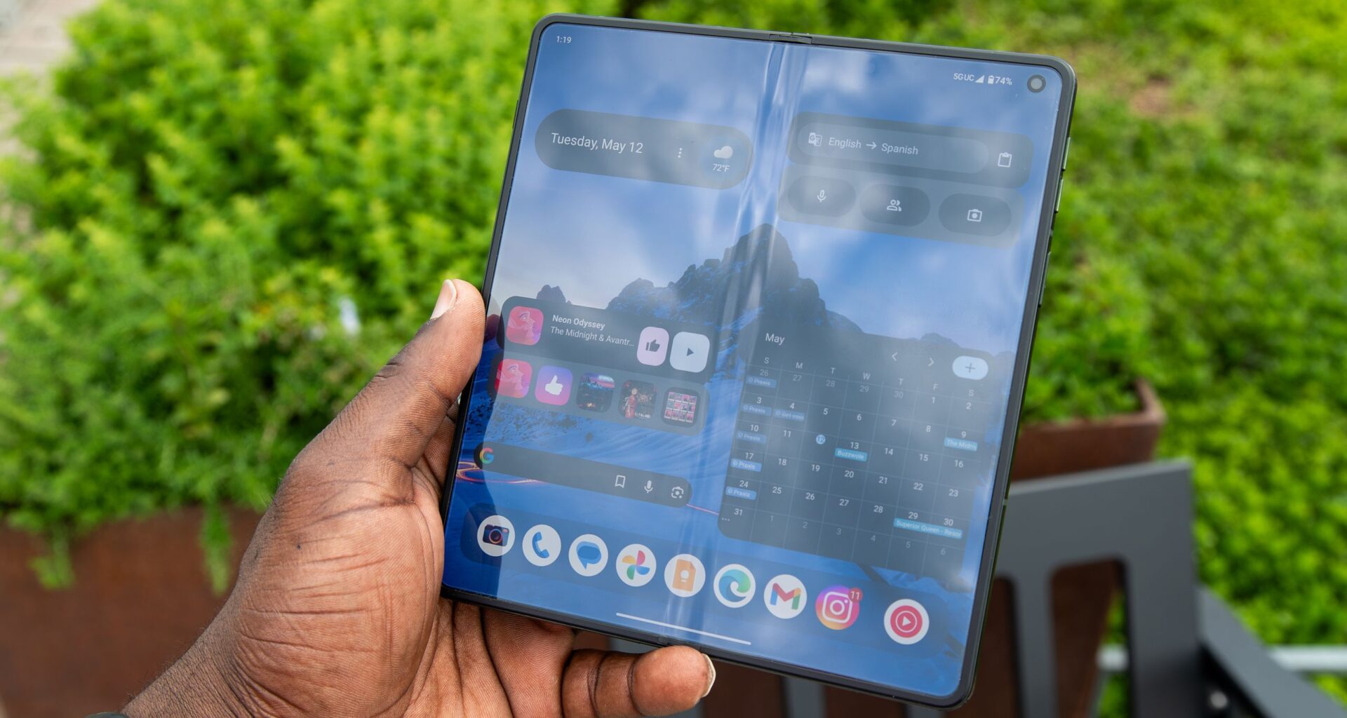 I just scored a FREE Motorola Razr Fold with this new deal from T-Mobile — no trade-in required