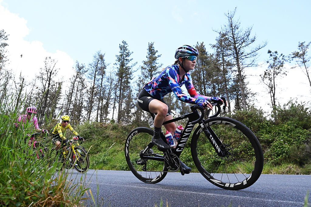 A CORUNA, SPAIN - MAY 05: Neve Bradbury of Australia and Team CANYON//SRAM zondacrypto competes during the 12th La Vuelta Femenina 2026, Stage 3 a 121.2km stage from Padron to A Coruna / #UCIWWT / on May 05, 2026 in Padron, Spain. (Photo by Szymon Gruchalski/Getty Images)