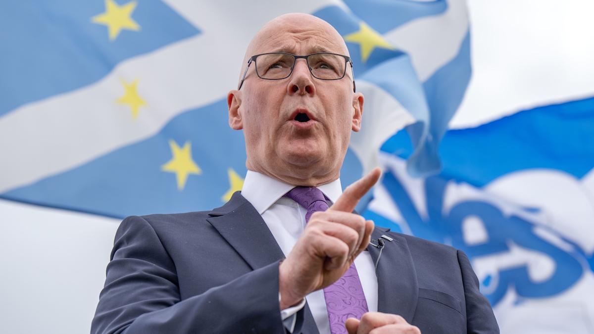 Swinney ‘very concerned’ by reports of BP considering leaving North Sea