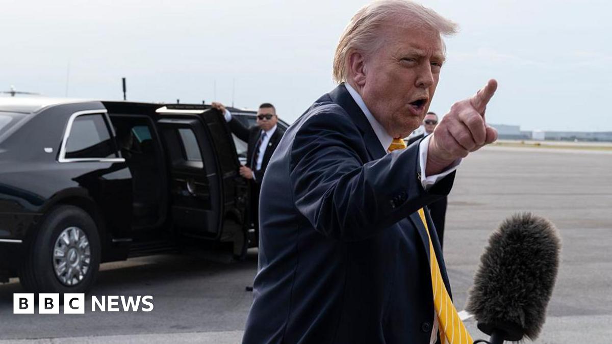 US President Donald Trump speaks to reporters in Palm Beach, Florida. Photo: 2 May 2026