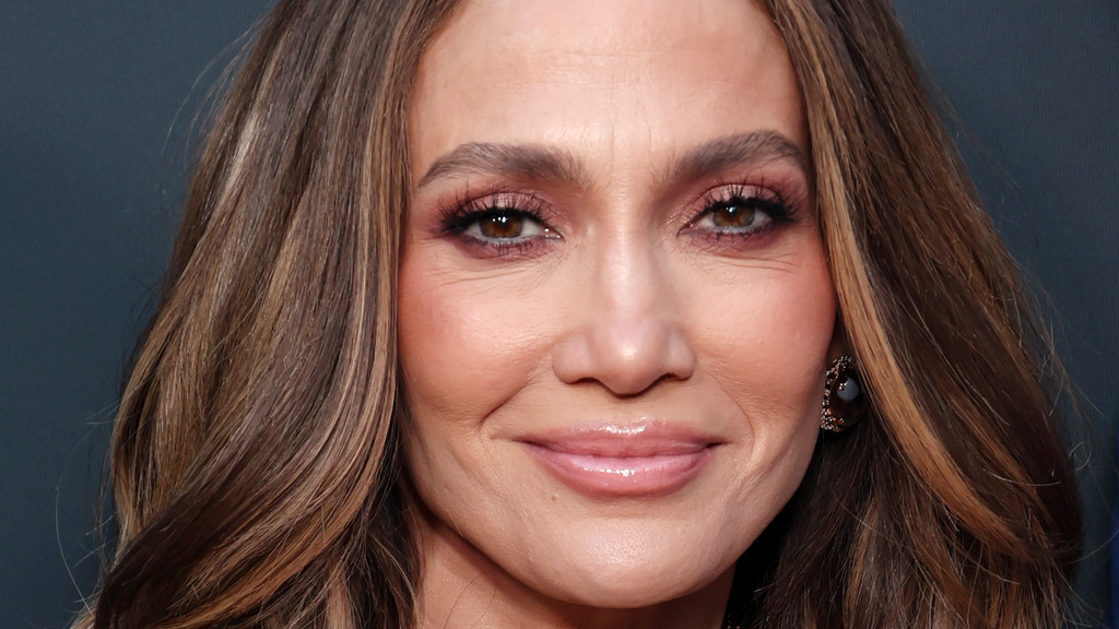 Jennifer Lopez on being single: 'I should have done it sooner'
