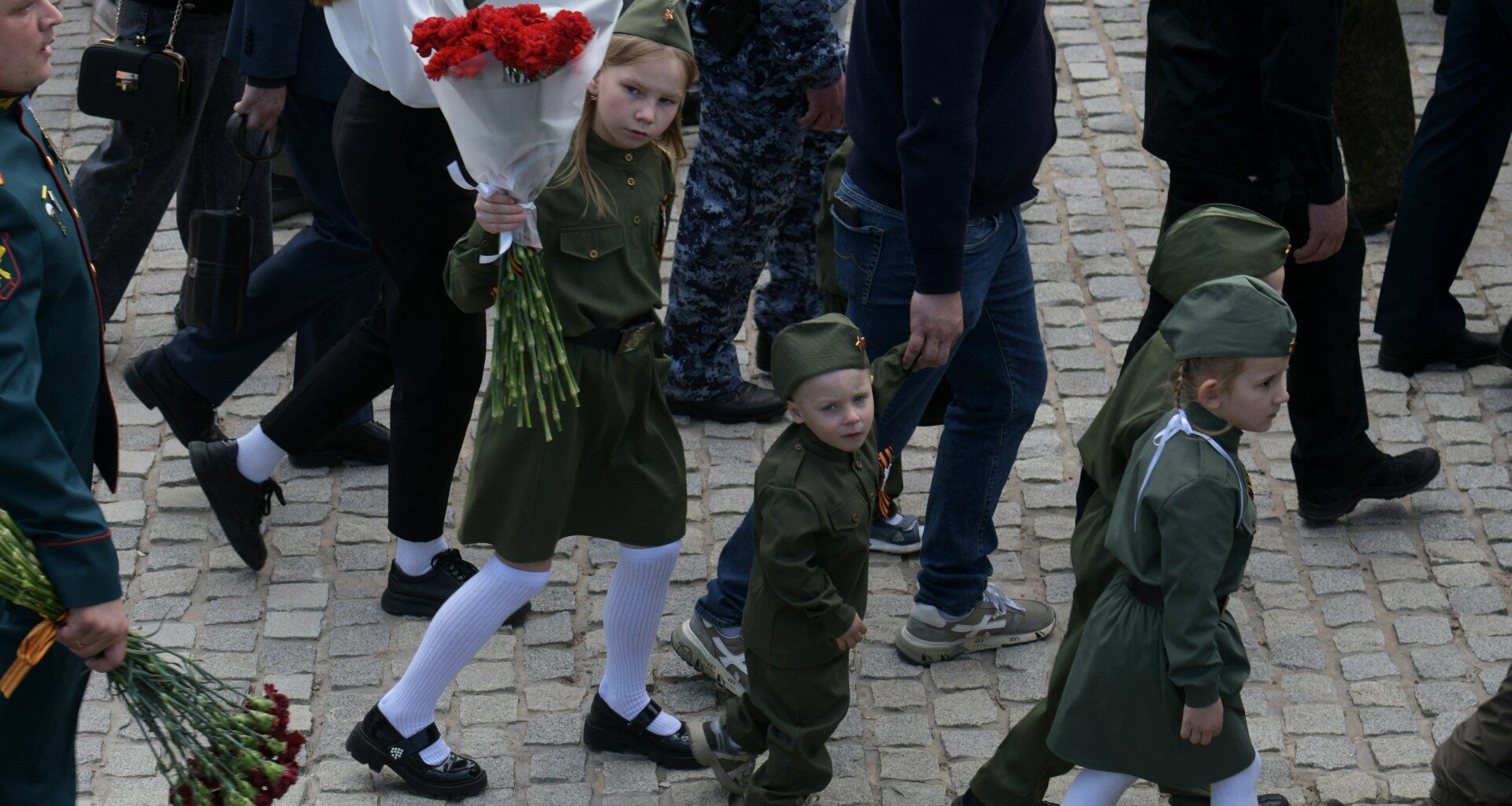 EU, UK sanction Russians over deportations of Ukrainian children | Russia-Ukraine war News