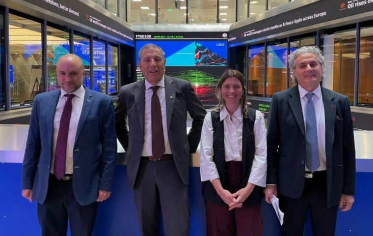 This agreement is in line with the strategic objectives set out by President Yamandú Orsi, focused on commercial openness and mutual cooperation, Oddone (center) said