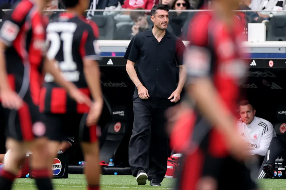 Albert Riera, Head Coach of Eintracht Frankfurt, reacts during the Bundesliga match between Eintracht Frankfurt and VfB Stuttgart
