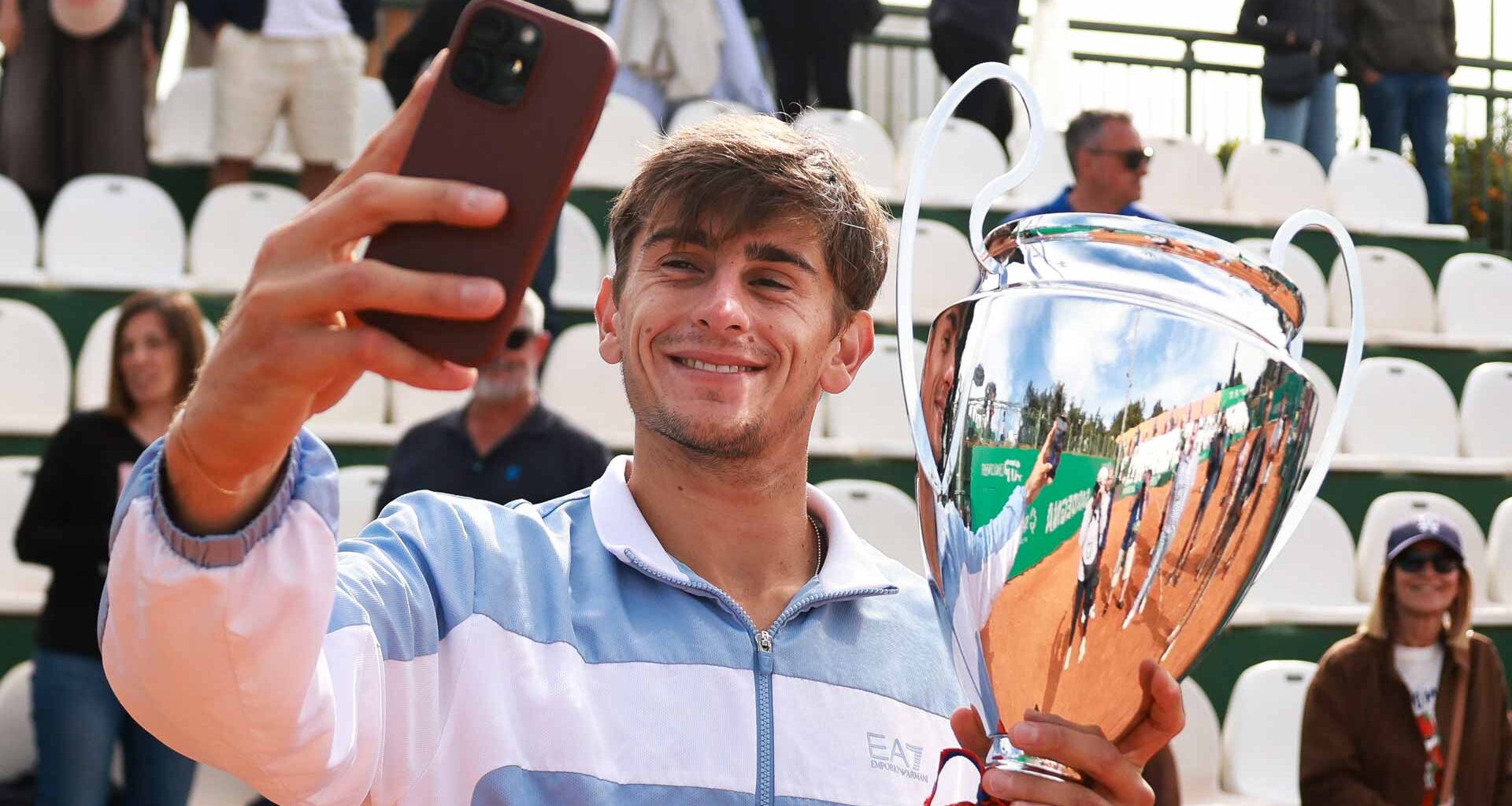 Matteo Arnaldi wins the Sardegna Open, an ATP Challenger 175 event in Cagliari, Italy.