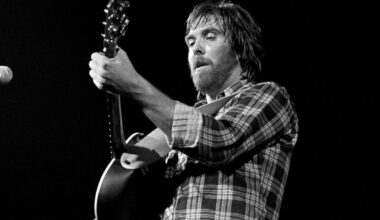 Dennis Locorriere, Singer for Dr. Hook, Dead at 76