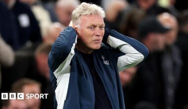 Everton boss David Moyes reacts during the Premier League match against Manchester City at Hill Dickinson Stadium