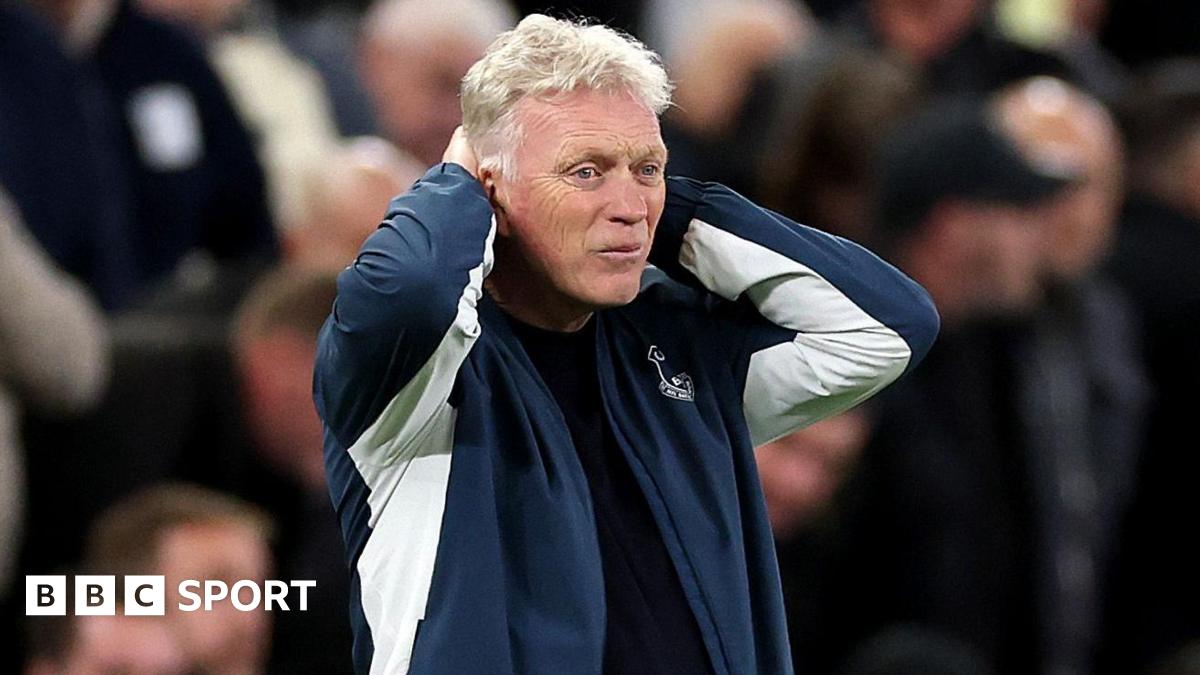 Everton boss David Moyes reacts during the Premier League match against Manchester City at Hill Dickinson Stadium