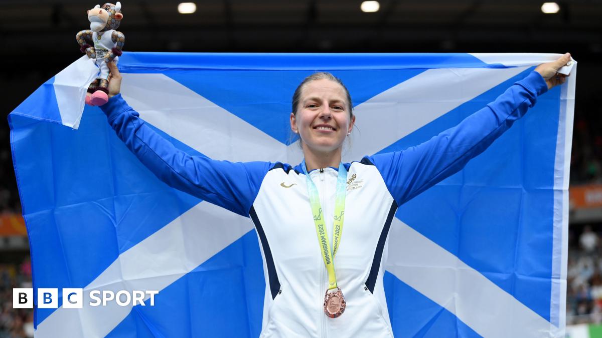 Neah Evans celebrates winning Commonwealth bronze